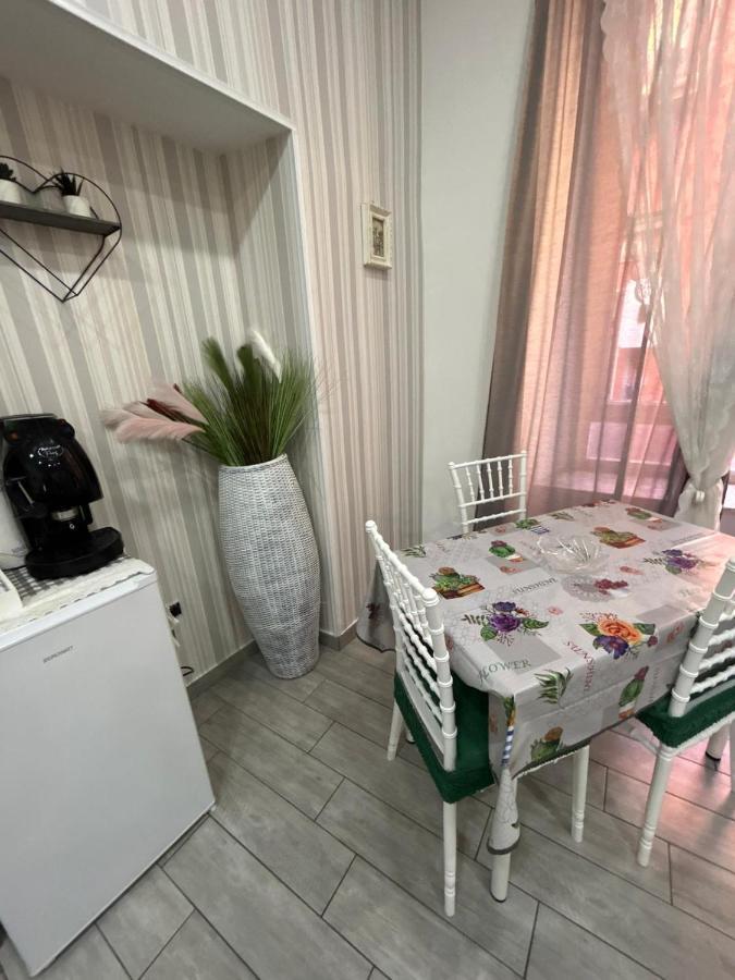 Готель Cuore Di Napoli Екстер'єр фото